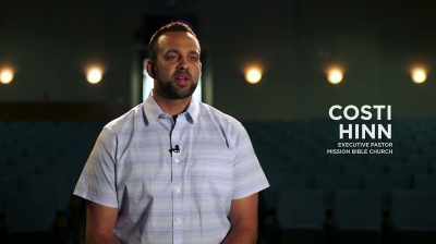 Oamenii ca Todd White
predică o evanghelie - American Gospel: Christ Alone