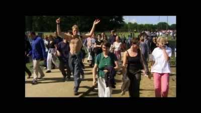 [OASIS SONG PLAYING] - Oasis: Knebworth 1996