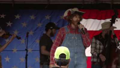 ♪ Obama was a traitor ♪ - Borat’s American Lockdown & Debunking Borat