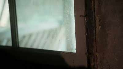(object rattles) - House on Rockingham