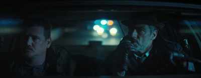 Obstruction, pull over.
(Car sirens wailing) - Stoker Hills