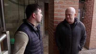 Obviously,
I prefer protective contact, - Britain's Tiger Kings - On the Trail with Ross Kemp