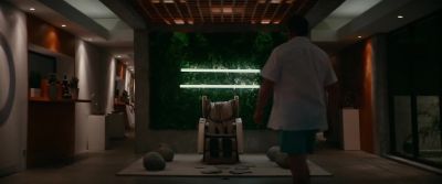 [occupant] Margaux,
play me something soothing. - Margaux