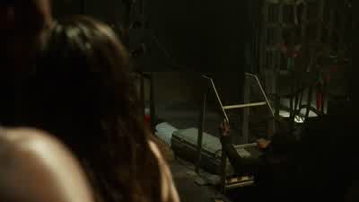 Octavia, get the hell out now. - The 100