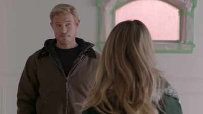 - Of course I can.
- Great. Then I'll keep yours. - Jingle Bell Princess