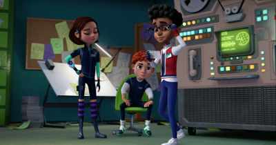 -Of course. Interesting. Yes.
-What does it say? - Spy Kids: Mission Critical
