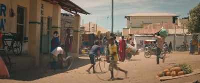 Of course not,
this is like being in the third world. - Tolo Tolo