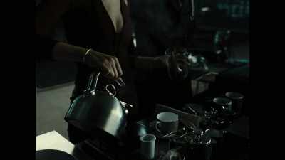 - Of course.
- So we don't scald the tea. - Zack Snyder's Justice League