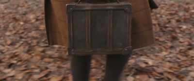 - Of course, Your Majesty.
- Should I carry your case? - Hui Buh and the Witch's Castle