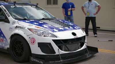 Off the line for
the Mazda 3, then. - Pike's Peak: On The Edge