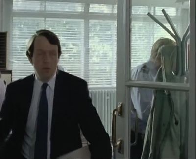- Off, then, Bob?
- Yeah. l might still catch the early bus. - Inspector Morse