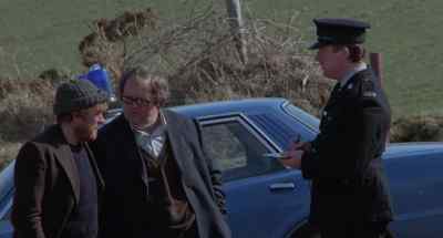 - Off we went to have our dinner.
- Just hang on there, gentlemen. - Rawhead Rex