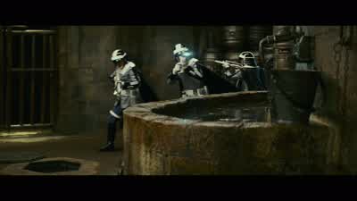 OFFICER 2: This way. - Star Wars: The Last Jedi