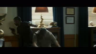 OFFICER 8: Go, go, go, go! - 2 Guns