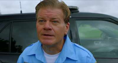 - Officer, please.
- Calm down. Why don't you tell me what happened? - Dead Teenagers