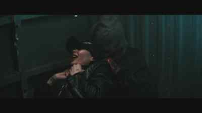 (officer screaming) - Piglet