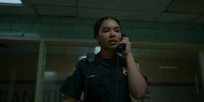 - [Officer] Shit, I
gotta go, sit tight, - Malum