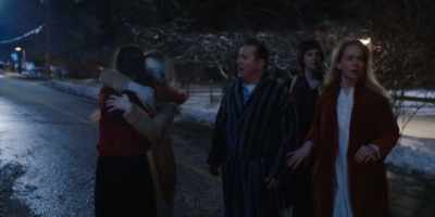 - Officers, anything we do to help here?
- No, we've got it under control. - Firefly Lane