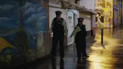 Officers, help, help.
I'm being mugged by this assailant. - Wellington Paranormal