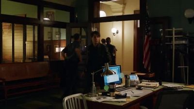 (OFFICERS MURMURING) - Grimm