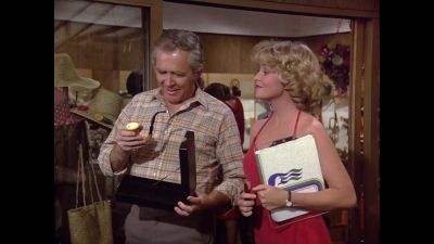 - Oh, a gift from your aunt. - The Love Boat