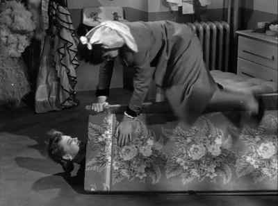 Oh! Ah! - The Fuller Brush Girl