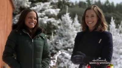 Oh Alec, these are the Upsons. - Northern Lights of Christmas