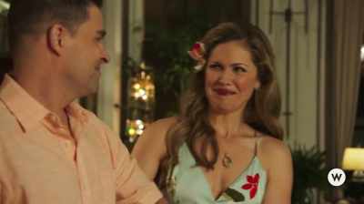 Oh, all right.
[laughs] - You Had Me at Aloha