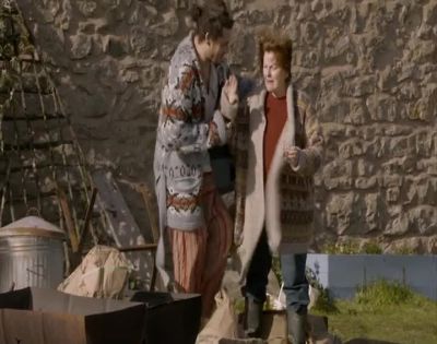 - Oh, you all right, love?
- Yeah, yeah, I'm fine. - Vera