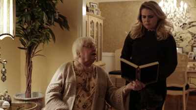 Oh, and this is his fiancee.
Isn't she pretty? - Good Girls