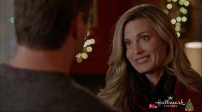 Oh! And now you want me
to help you make more, right? [CHUCKLES] - Christmas in Love