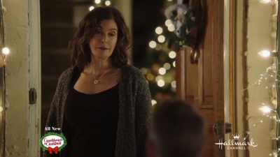Oh, and for the record, I didn't
use any rich guy resources - A Kiss Before Christmas