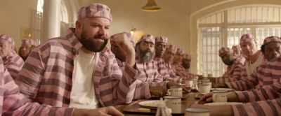 - Oh?
- Anyone who touches a hair on his back - Paddington 2