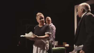Oh. [audiencia riendo] - The Confession Musical
