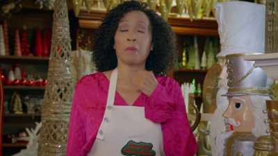 Oh, this bakery has been
in my family - Make or Bake Christmas