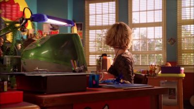 Oh. Bingo. There's his address. - Smallville