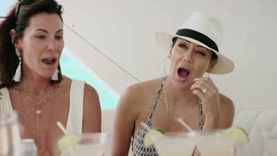 - Oh, [bleep] you.
- [gasps] - The Real Housewives Ultimate Girls Trip