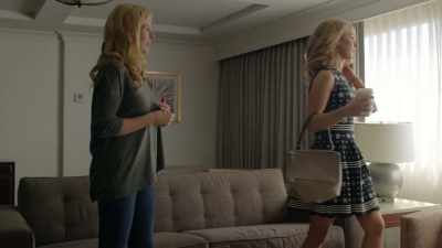 - Oh.
[both laugh] - Dirty John