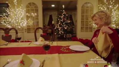- Oh, boy, that smells wonderful.
- Looks delicious. - Romance at Reindeer Lodge
