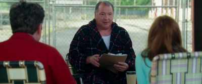 Oh, boy, what have I got?
Let me show you here. - Keeping Up with the Joneses