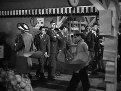 Oh. that bread. - Hollywood Canteen