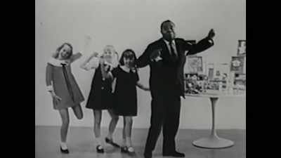 ♪ Oh, you can bend her legs
Bend her arms and bathe her too - Louis Armstrong's Black & Blues