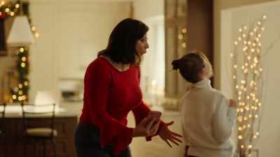 - Oh!
(cheering) - Mom's Christmas Boyfriend