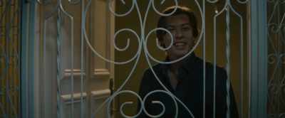 - Oh (chuckles nervously). - Pimped