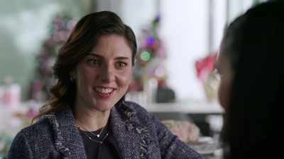 - Oh.
[chuckles] - A Sprinkle of Christmas