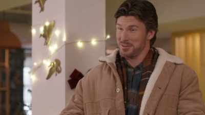 Oh (chuckles) so you did
find navy after all. - The Secret Gift of Christmas