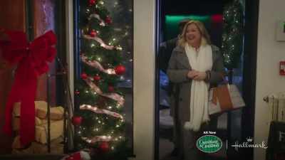 Oh, Claire, Carl,
you're the first ones here. - A Cozy Christmas Inn