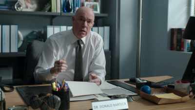 Oh, come in, come in. - Fleishman Is in Trouble