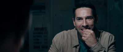 - Oh, come off it, mate.
- Gyms come and go, mate. - Avengement