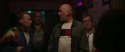 Oh, come on, boys. Come
with me, I'll get you a drink. - Members Club